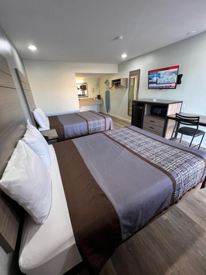 Continental Inn And Suites Nacogdoches Tx Sfa University Downtown Bagian luar foto