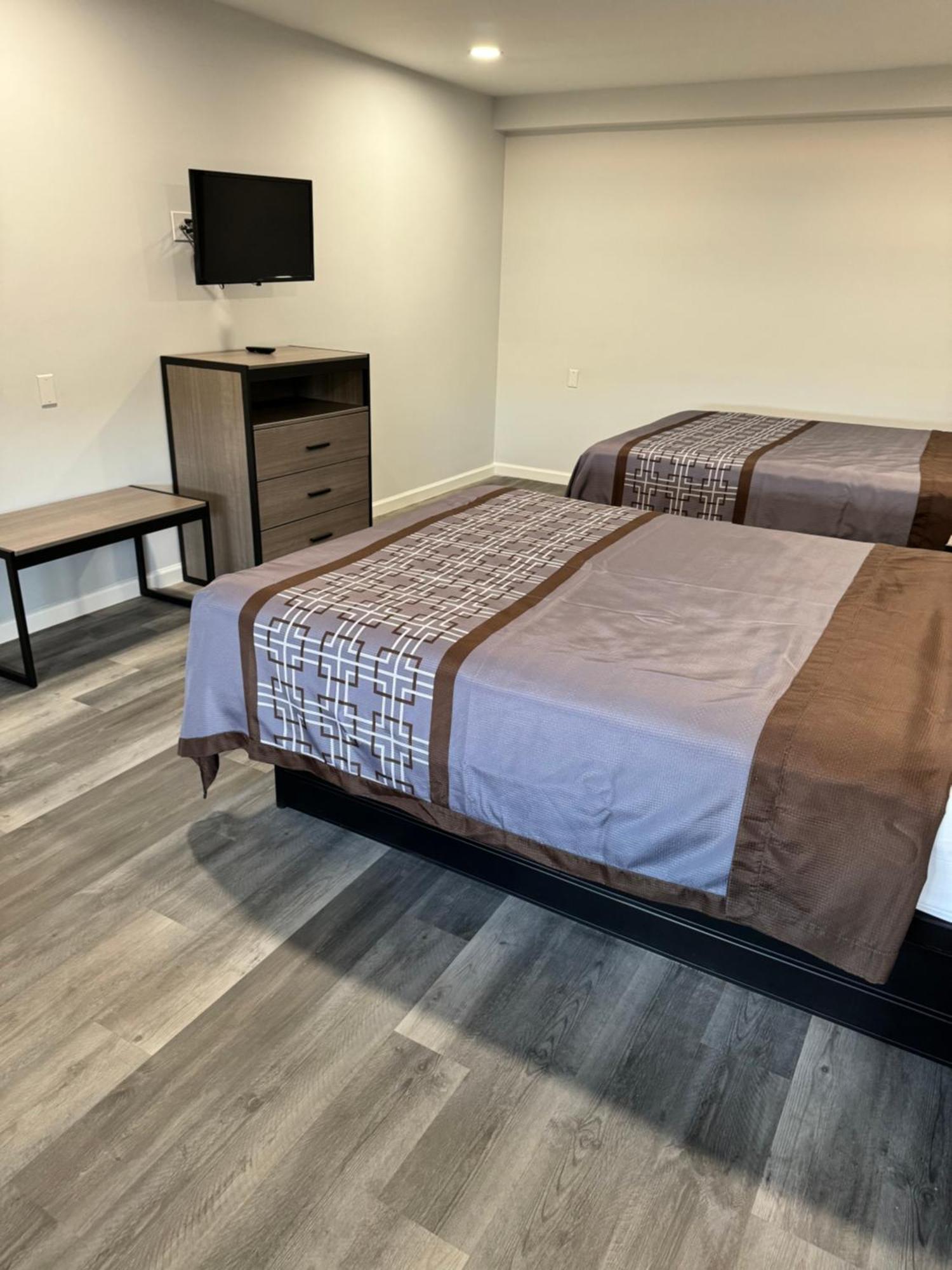 Continental Inn And Suites Nacogdoches Tx Sfa University Downtown Bagian luar foto
