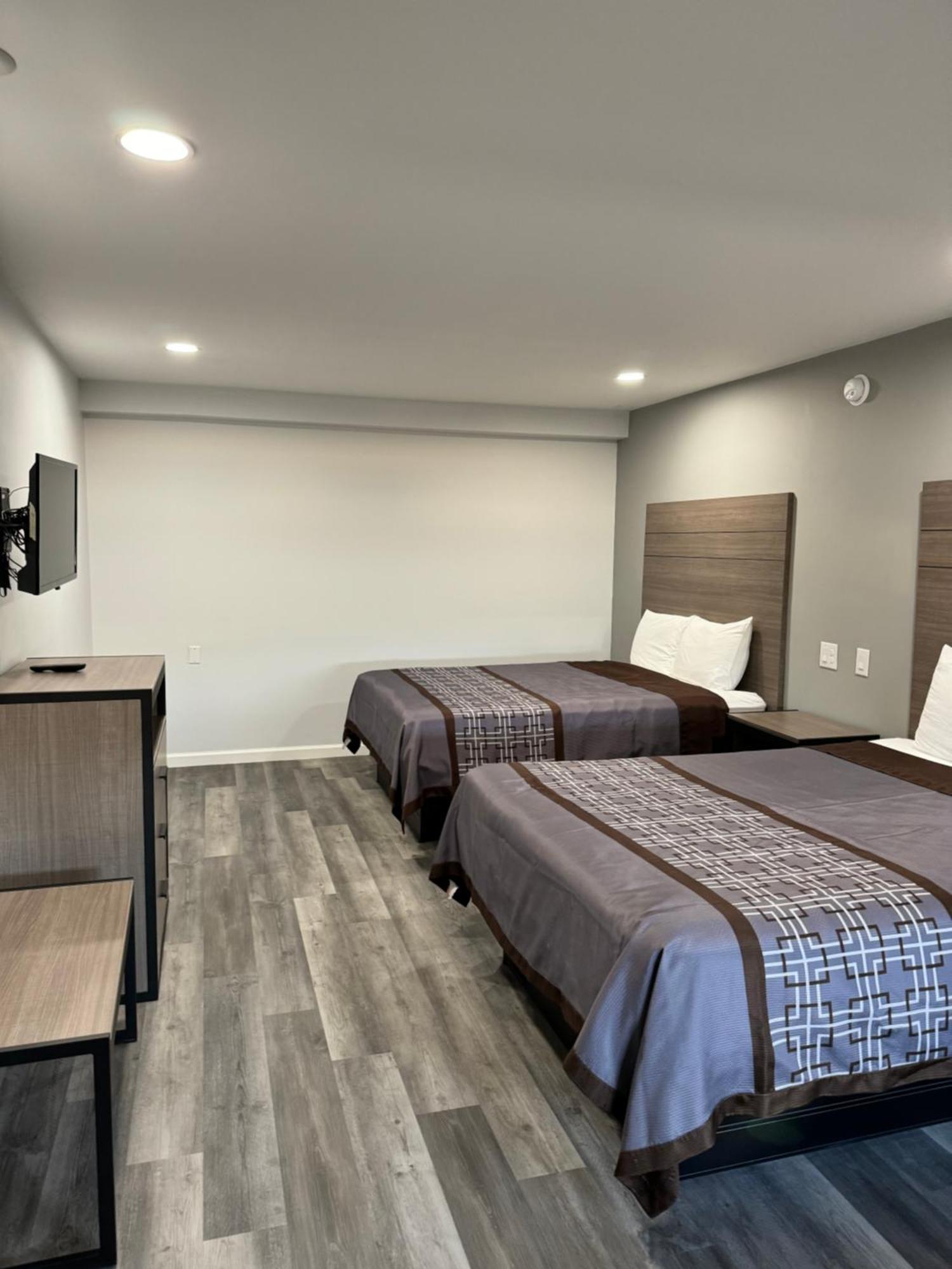 Continental Inn And Suites Nacogdoches Tx Sfa University Downtown Bagian luar foto