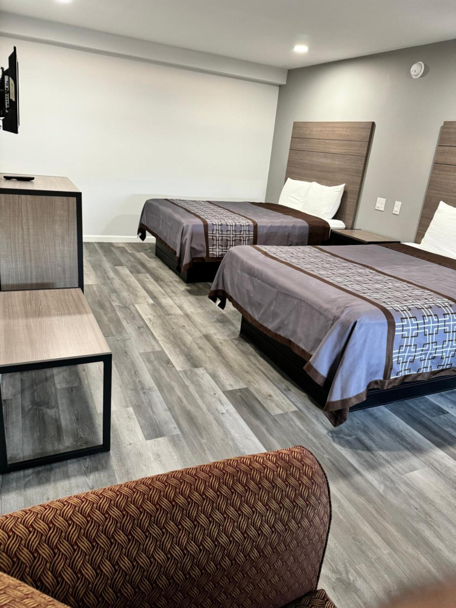 Continental Inn And Suites Nacogdoches Tx Sfa University Downtown Bagian luar foto