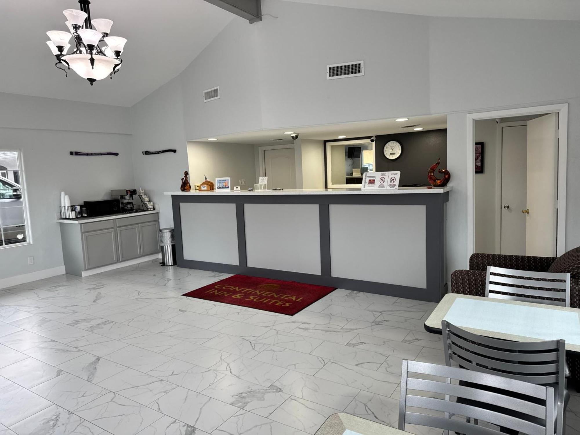 Continental Inn And Suites Nacogdoches Tx Sfa University Downtown Bagian luar foto