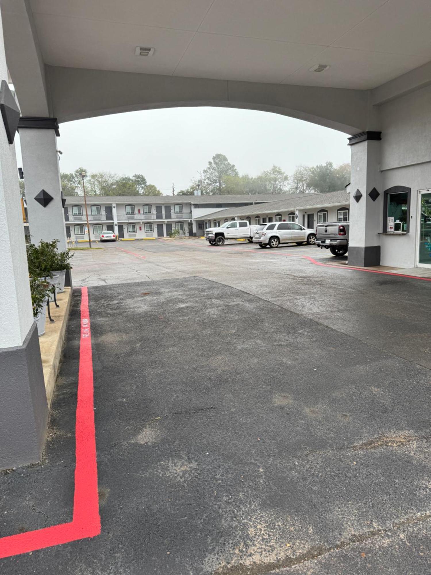 Continental Inn And Suites Nacogdoches Tx Sfa University Downtown Bagian luar foto