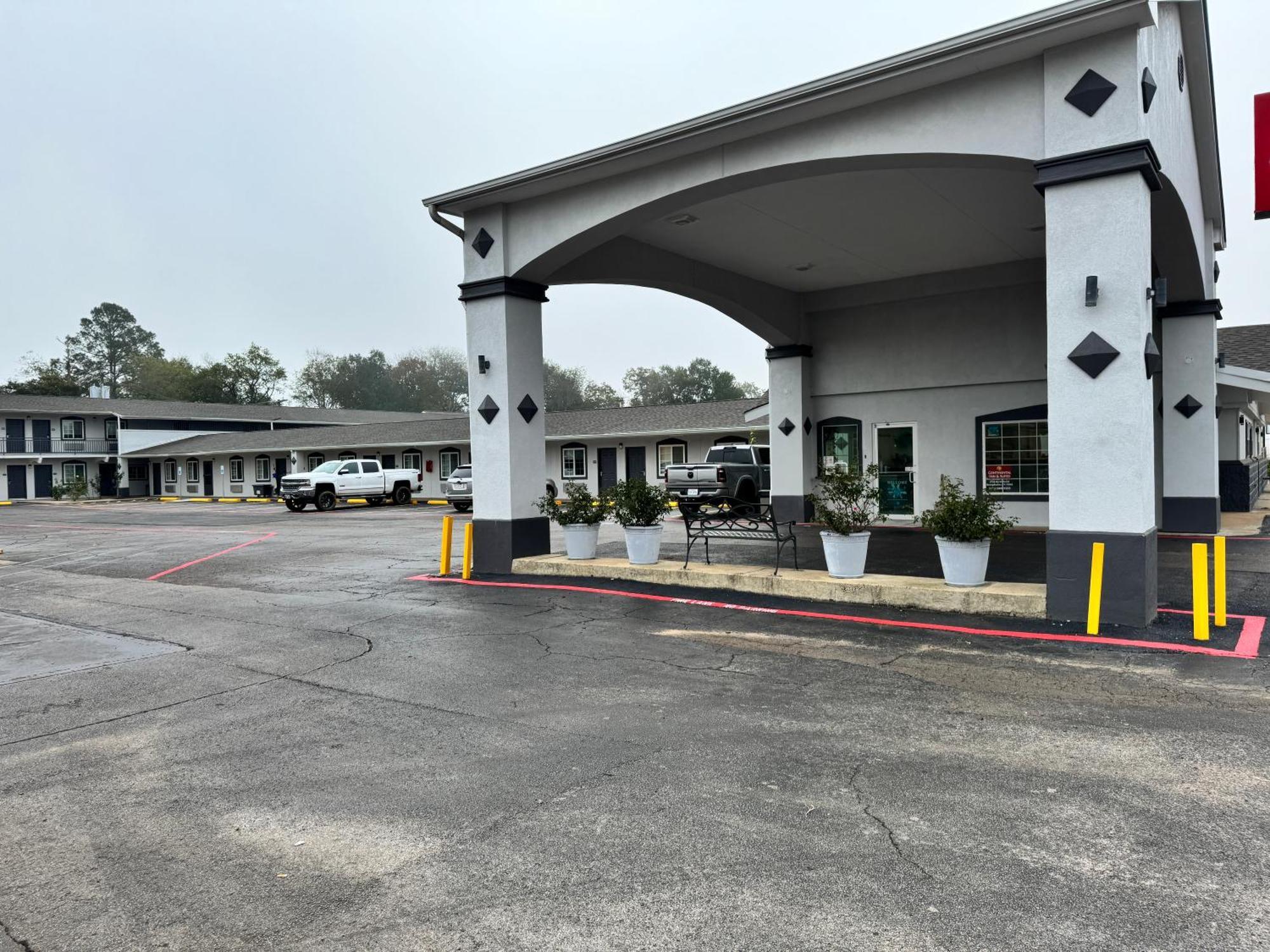 Continental Inn And Suites Nacogdoches Tx Sfa University Downtown Bagian luar foto