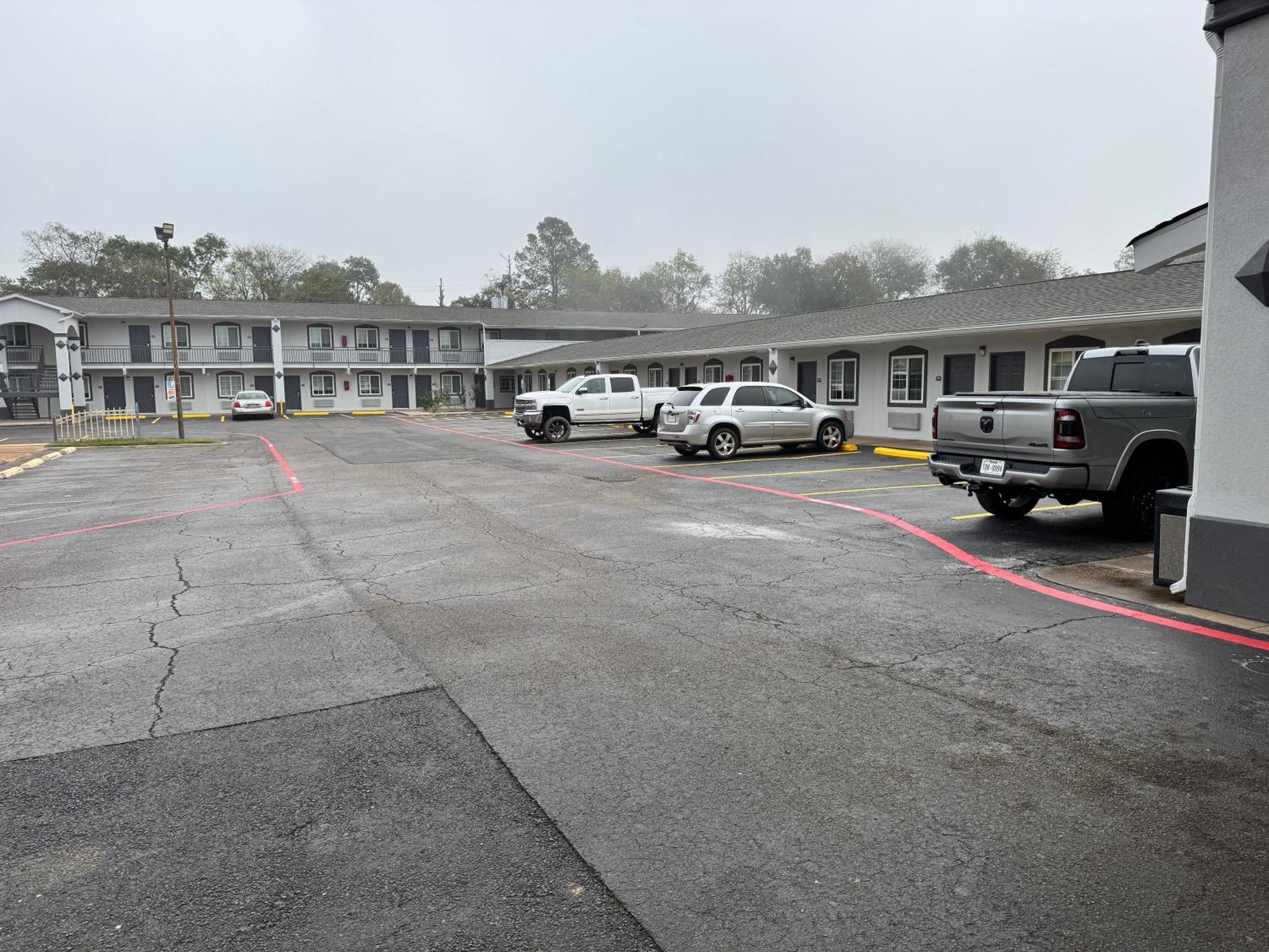 Continental Inn And Suites Nacogdoches Tx Sfa University Downtown Bagian luar foto