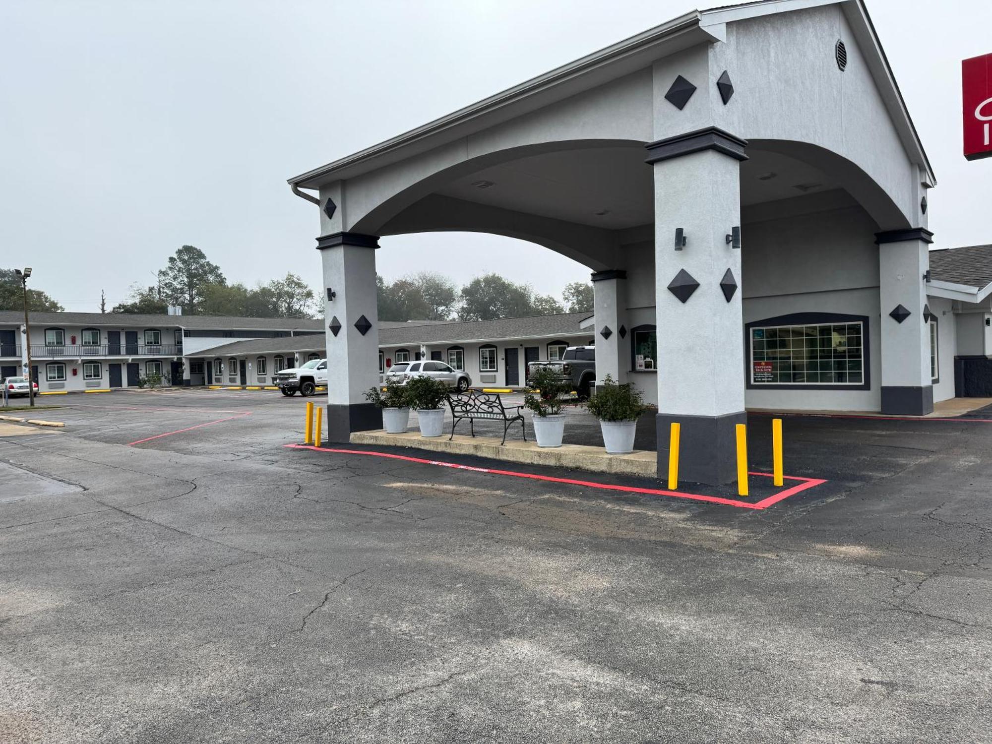 Continental Inn And Suites Nacogdoches Tx Sfa University Downtown Bagian luar foto