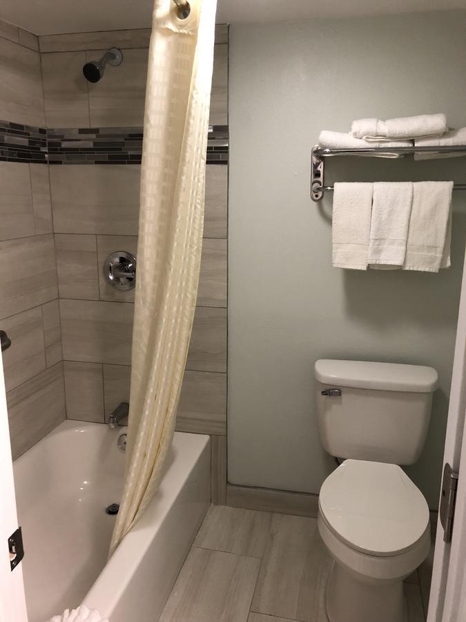 Continental Inn And Suites Nacogdoches Tx Sfa University Downtown Bagian luar foto
