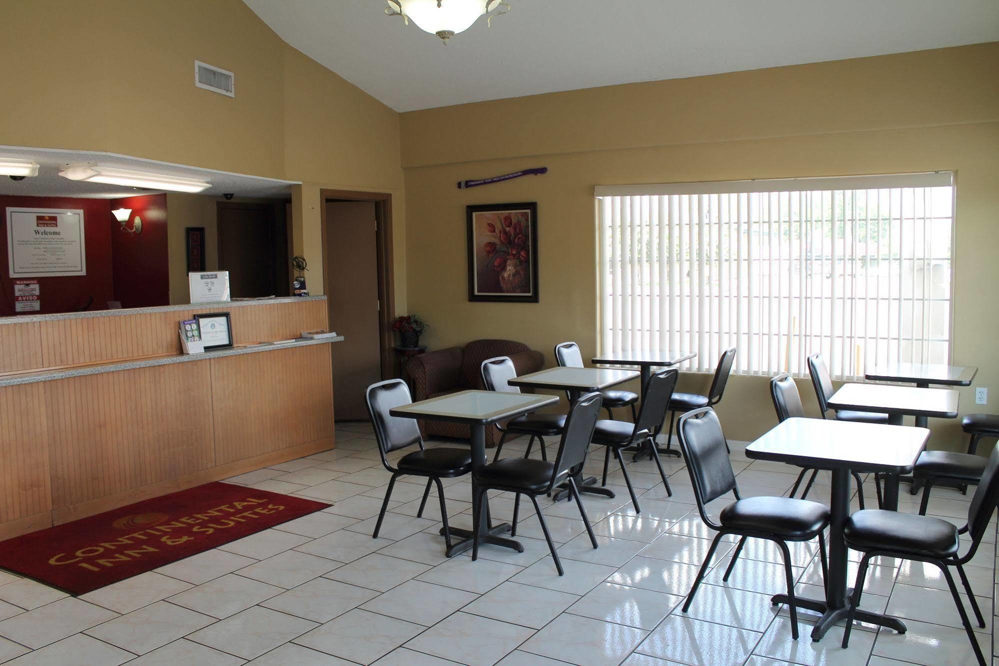 Continental Inn And Suites Nacogdoches Tx Sfa University Downtown Bagian luar foto